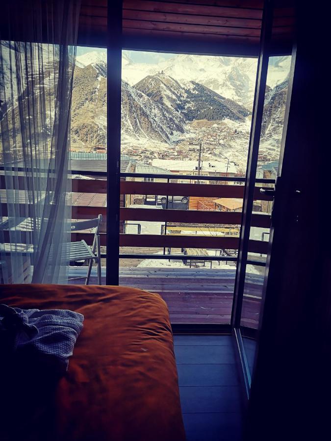 Wooden Hotel Kazbegi Eksteriør bilde