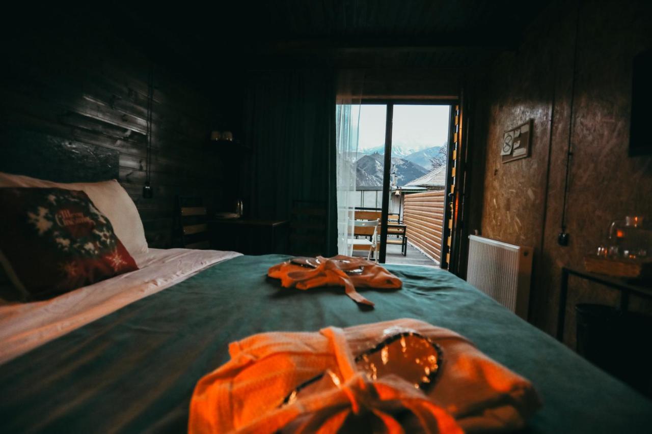Wooden Hotel Kazbegi Eksteriør bilde