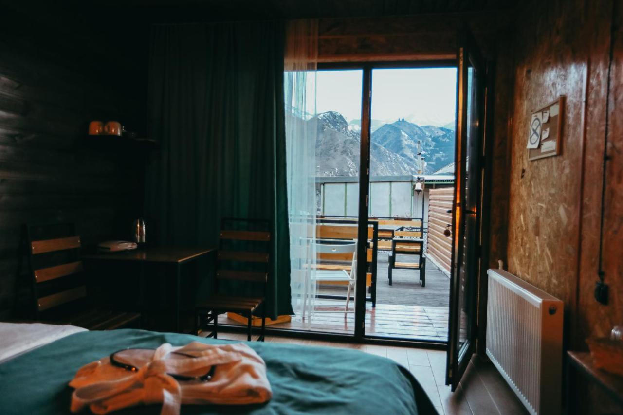 Wooden Hotel Kazbegi Eksteriør bilde
