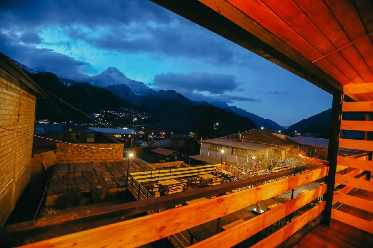 Wooden Hotel Kazbegi Eksteriør bilde