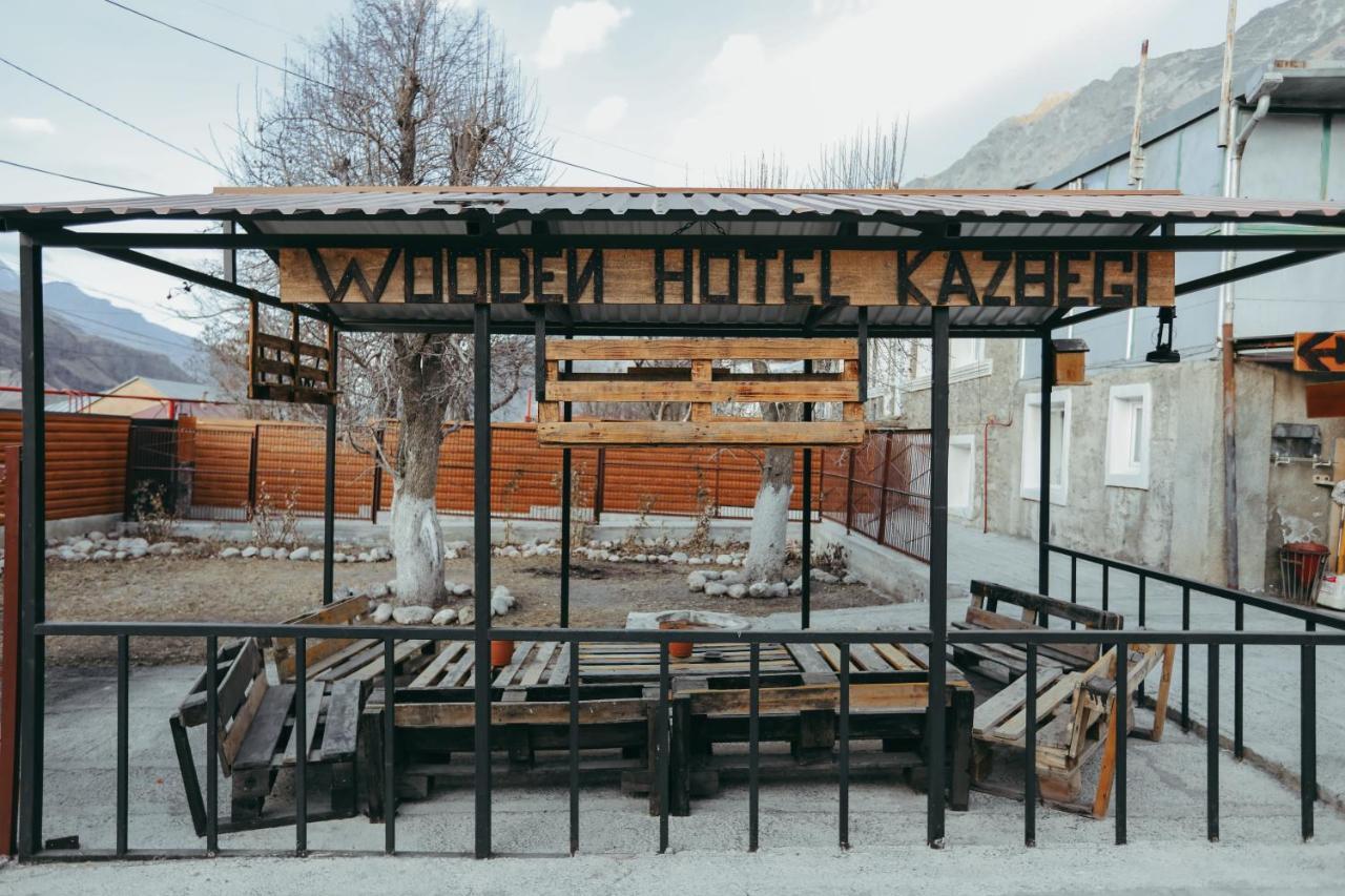 Wooden Hotel Kazbegi Eksteriør bilde