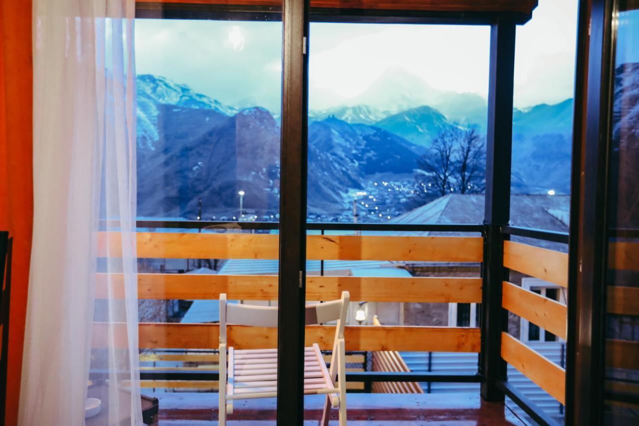 Wooden Hotel Kazbegi Eksteriør bilde